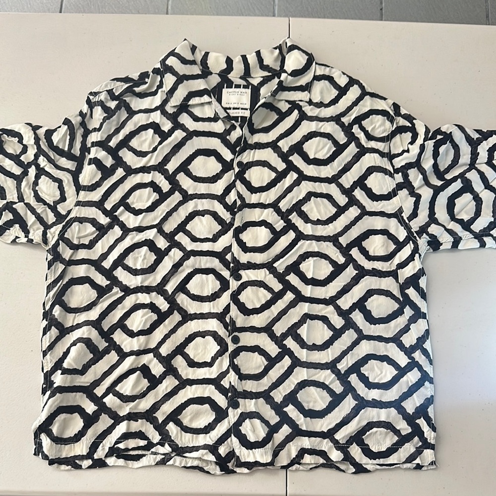 NWOT Cactus Man Ricky Singh Black and White Patterned Shirt